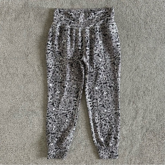 Athleta Salutation Textured Jogger Size Large - Picture 1 of 7